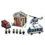 фото Конструктор LEGO Незаконное проникновение в музей #2