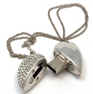 Подарок Флешка Бриллиантовое сердце 8 Гб