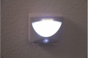 фото Светодиодная лампа Mighty Light c датчиком движения #5