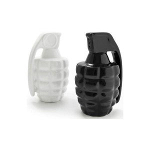 Подарок Солонки Гранаты в оружейном ящичке