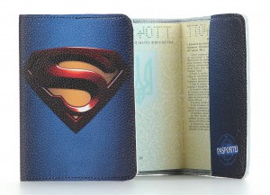 фото Кожаная обложка на паспорт Супермена #2