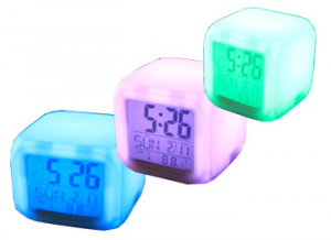 фото Часы 'Квадратик' меняющий цвет с термометром UFT Clock Kub #4