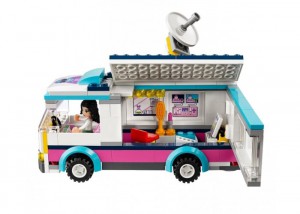 фото Конструктор LEGO Газетный фургон Хартлейк #2