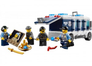 фото Конструктор LEGO Незаконное проникновение в музей #4