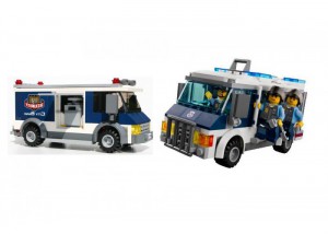 фото Конструктор LEGO Незаконное проникновение в музей #5