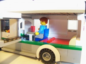 фото Конструктор LEGO Дом на колесах #7
