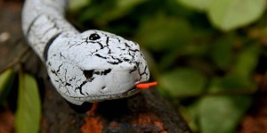 фото Змея на инфракрасном управлении Le Yu Toys Rattle Snake, серая (LY-9909B) #4
