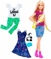Набор Barbie 'Модница с одеждой, блондинка, хиппи' (DTD96-35)