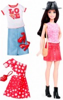Набор Barbie 'Модница с одеждой, брюнетка в шляпе и розовом топе' (DTD96-40)