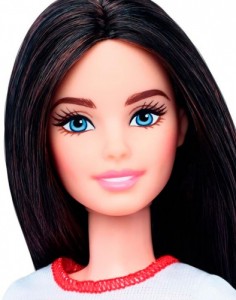 фото Набор Barbie 'Модница с одеждой, брюнетка в шляпе и розовом топе' (DTD96-40) #6