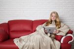 фото Плед с рукавами, карманами и поясом Homely Limited велсофт (H_LL_BEI_300_1) #2